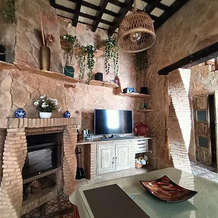 Singular Casa Rustica Con Chimenea,patio,terraza Holiday home
